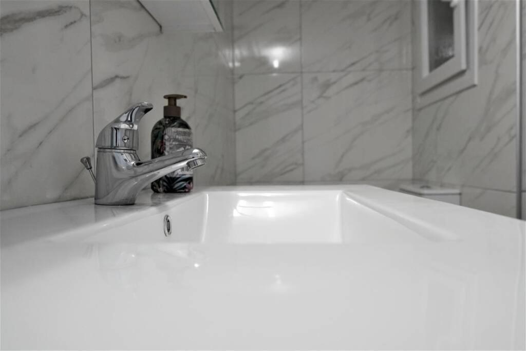 Athens Central 3Bd Apartment Next To Metro Luxury Bagian luar foto